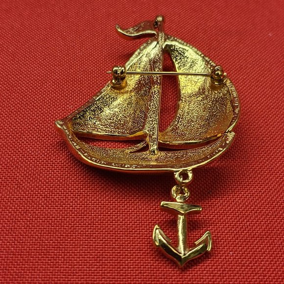VTG Avon Sailboat Ship Boat Nautical Brooch Pin Enamel Red Blue Gold Tone - Picture 9 of 13